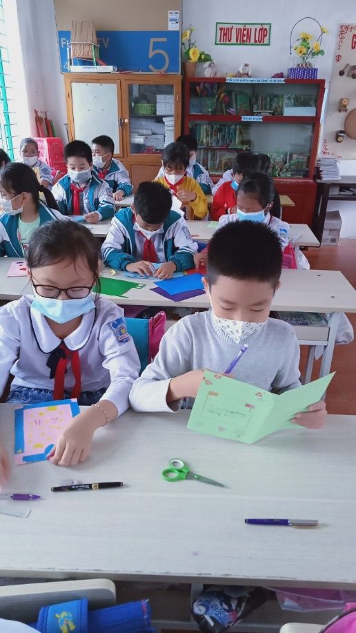 Thơ: Bưu thiếp tặng cô