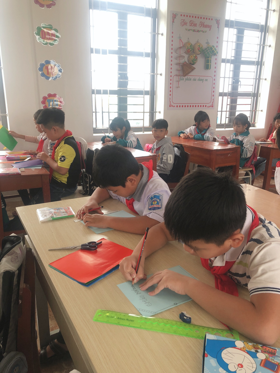 Lớp 4D trường TH Nghĩa Thái chào mừng Ngày Phụ nữ Việt Nam 20-10 Lớp 4D trường TH Nghĩa Thái chào mừng Ngày Phụ nữ Việt Nam 20-10