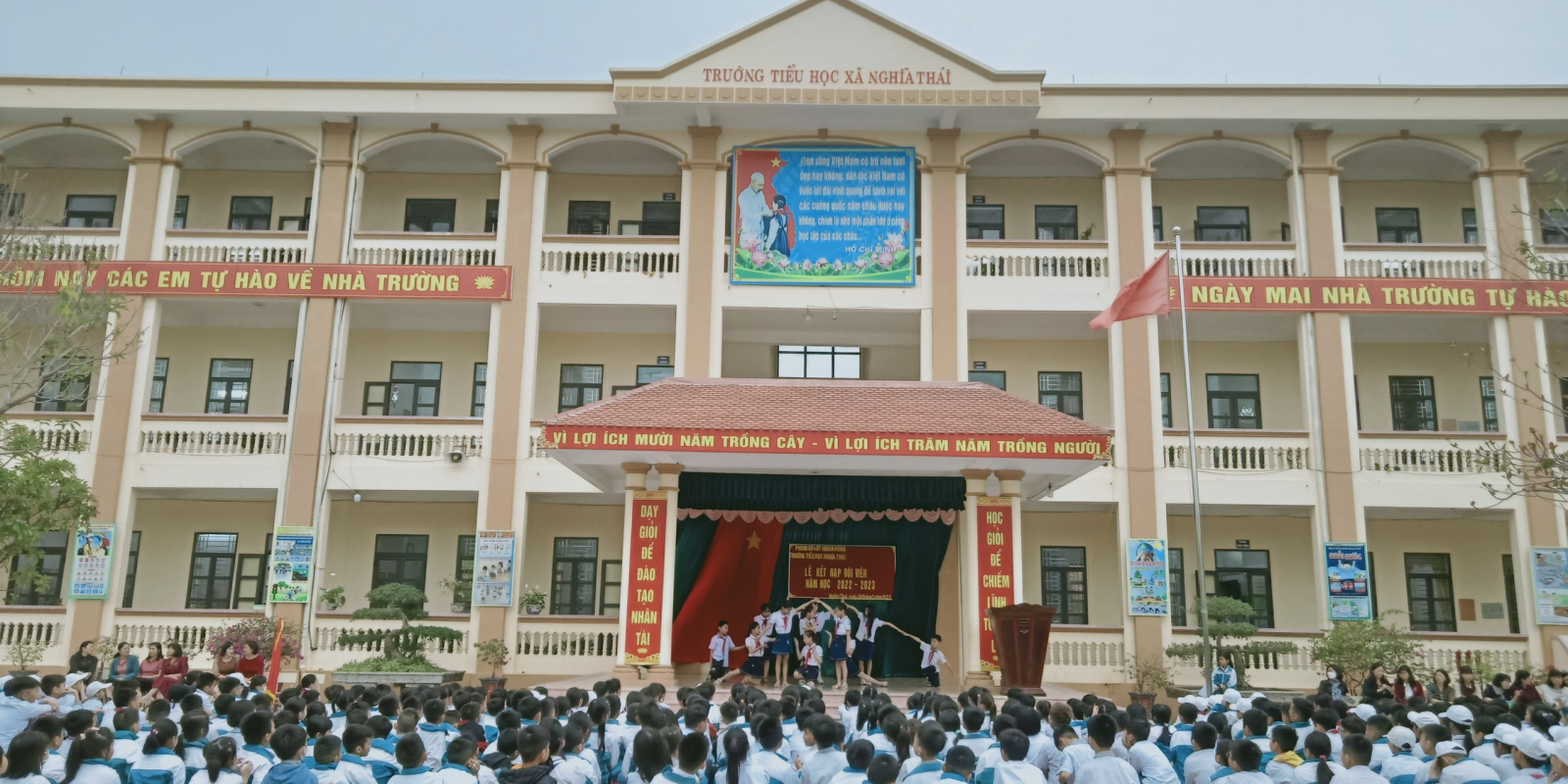 Lễ kết nạp đội viên – Niềm tự hào của các sao nhi đồng Lễ kết nạp đội viên – Niềm tự hào của các sao nhi đồng