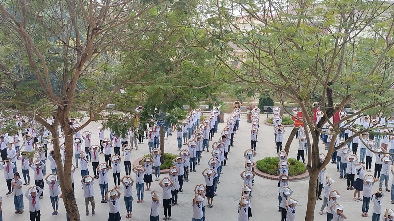 MÚA HÁT, THỂ DỤC ĐẦU GIỜ – KHỞI ĐỘNG NGÀY MỚI TRÀN ĐẦY NĂNG LƯỢNG TÍCH CỰC Ở TRƯỜNG TIỂU HỌC XÃ NGHĨA THÁI MÚA HÁT, THỂ DỤC ĐẦU GIỜ – KHỞI ĐỘNG NGÀY MỚI TRÀN ĐẦY NĂNG LƯỢNG TÍCH CỰC Ở TRƯỜNG TIỂU HỌC XÃ NGHĨA THÁI
