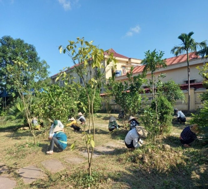 GIA ĐÌNH VÀ NHÀ TRƯỜNG CÙNG CHUNG TAY XÂY DỰNG MÔI TRƯỜNG HỌC TẬP XANH – SẠCH – ĐẸP – AN TOÀN GIA ĐÌNH VÀ NHÀ TRƯỜNG CÙNG CHUNG TAY XÂY DỰNG MÔI TRƯỜNG HỌC TẬP XANH – SẠCH – ĐẸP – AN TOÀN