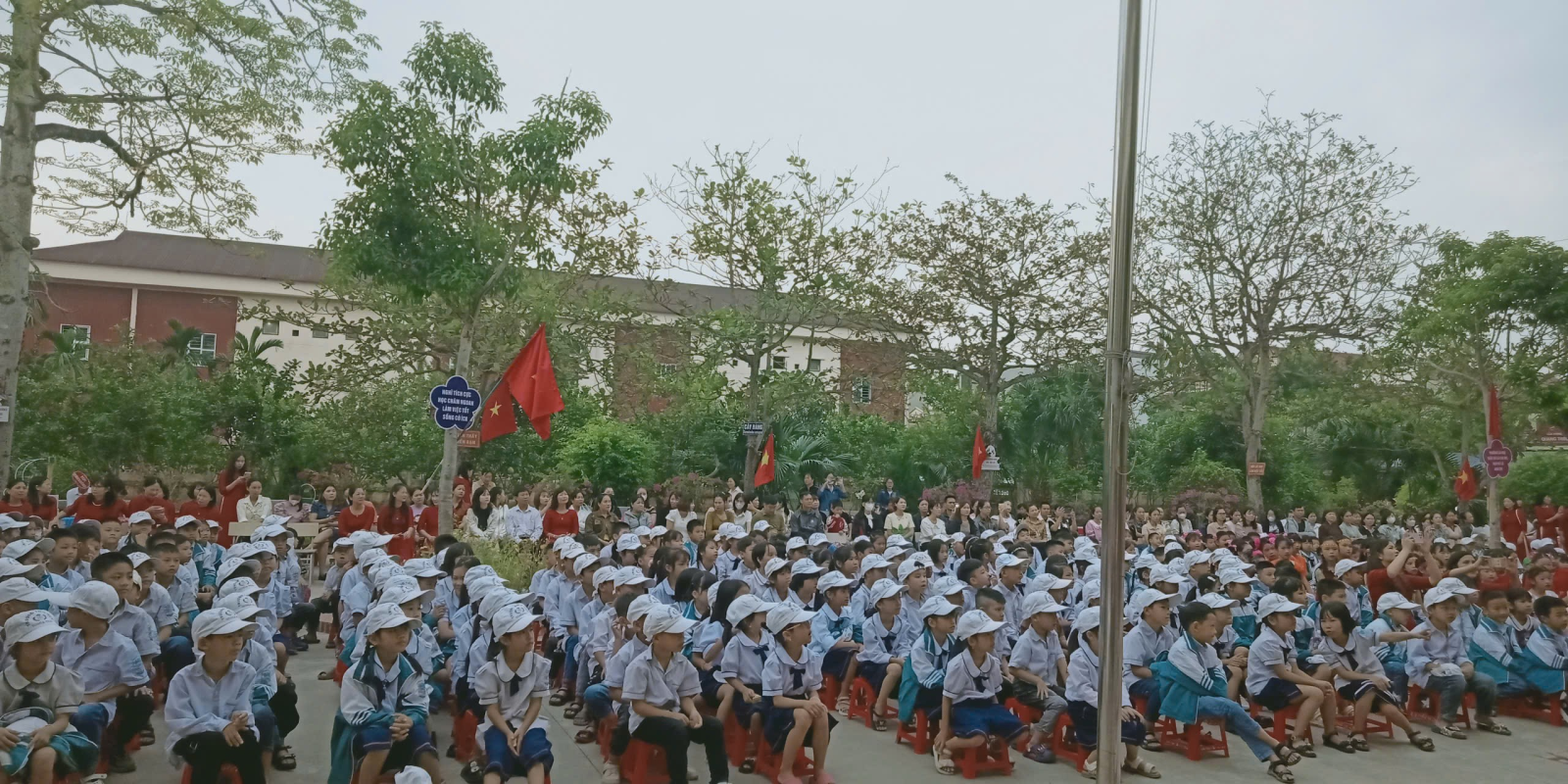 NGÀY HỘI TRI ÂN THẮM TÌNH THẦY TRÒ – GỬI TẶNG LỜI YÊU THƯƠNG TỚI NGƯỜI DẪN ĐƯỜNG KHAI SÁNG NGÀY HỘI TRI ÂN THẮM TÌNH THẦY TRÒ – GỬI TẶNG LỜI YÊU THƯƠNG TỚI NGƯỜI DẪN ĐƯỜNG KHAI SÁNG