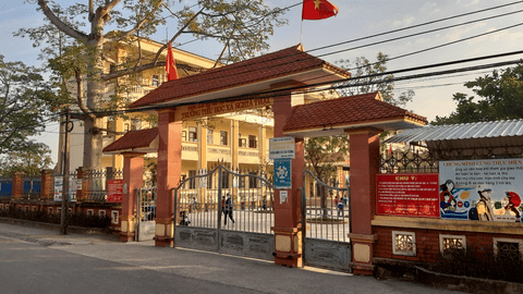 Thơ: Trước cổng trường Thơ: Trước cổng trường