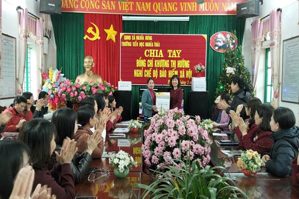 GẶP MẶT, TRI ÂN VÀ CHIA TAY CÔ GIÁO KHƯƠNG THỊ HƯỜNG VỀ NGHỈ CHẾ ĐỘ BHXH