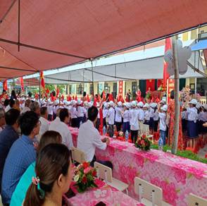 TƯNG BỪNG NGÀY KHAI GIẢNG NĂM HỌC MỚI Ở TRƯỜNG TIỂU HỌC XÃ NGHĨA THÁI